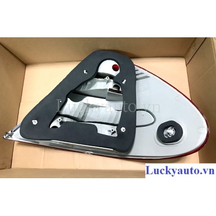 Đèn hậu trái xe Mercedes E240 đời 2005_ 211 820 03 64_ 2118200364